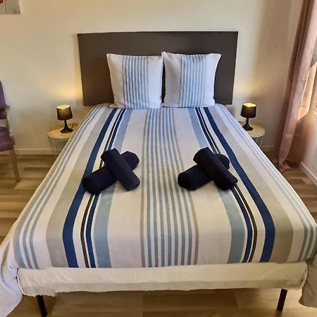 Vue Sur Les Toits, Lumineux #2 * Мустье-Сент-Мари